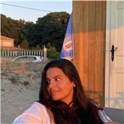 Soy traductora e intérprete especializada en español, inglés, francés, italiano y gallego.